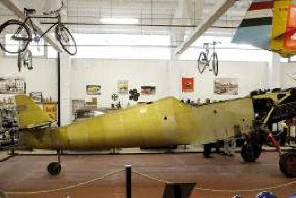 Zostrelené lietadlo Messerschmitt vystavujú v Múzeu letectva