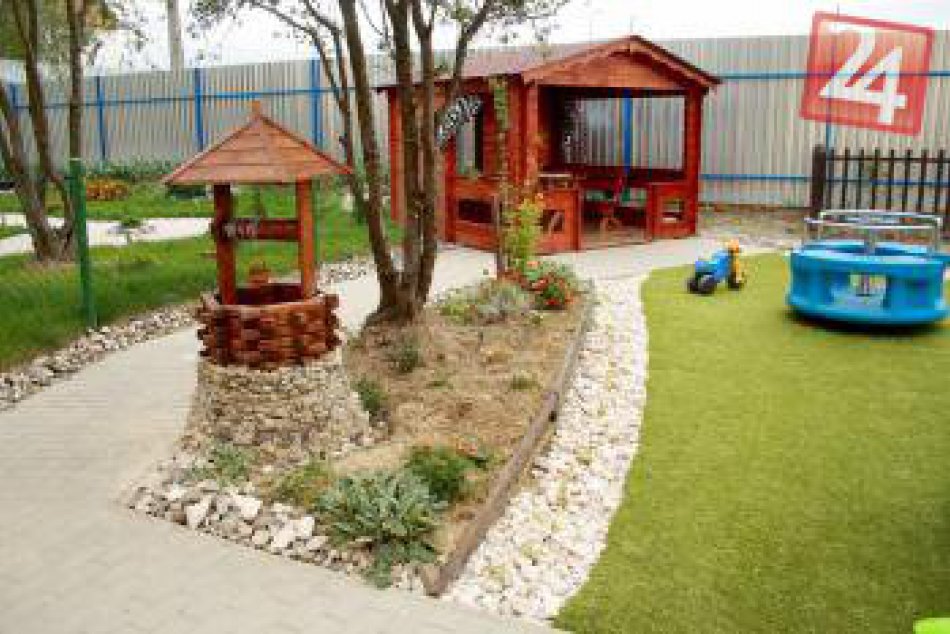 Zariadenie núdzového bývania a útulok sa pýšia vynoveným okolím