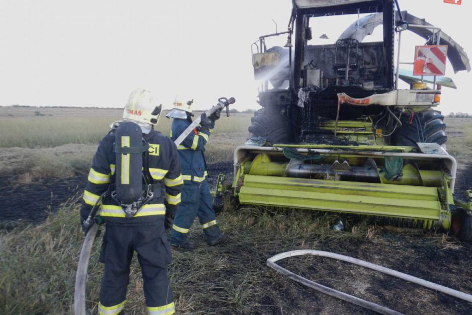 Zásah hasičov pri požiari vo Voderadoch