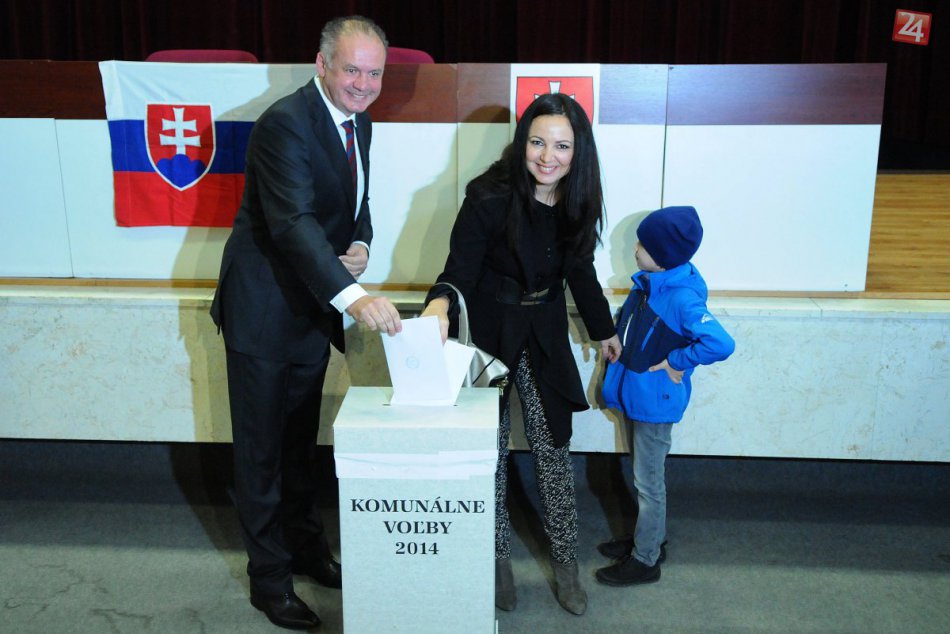 Prezident Andrej Kiska volil v Poprade so svojou manželkou