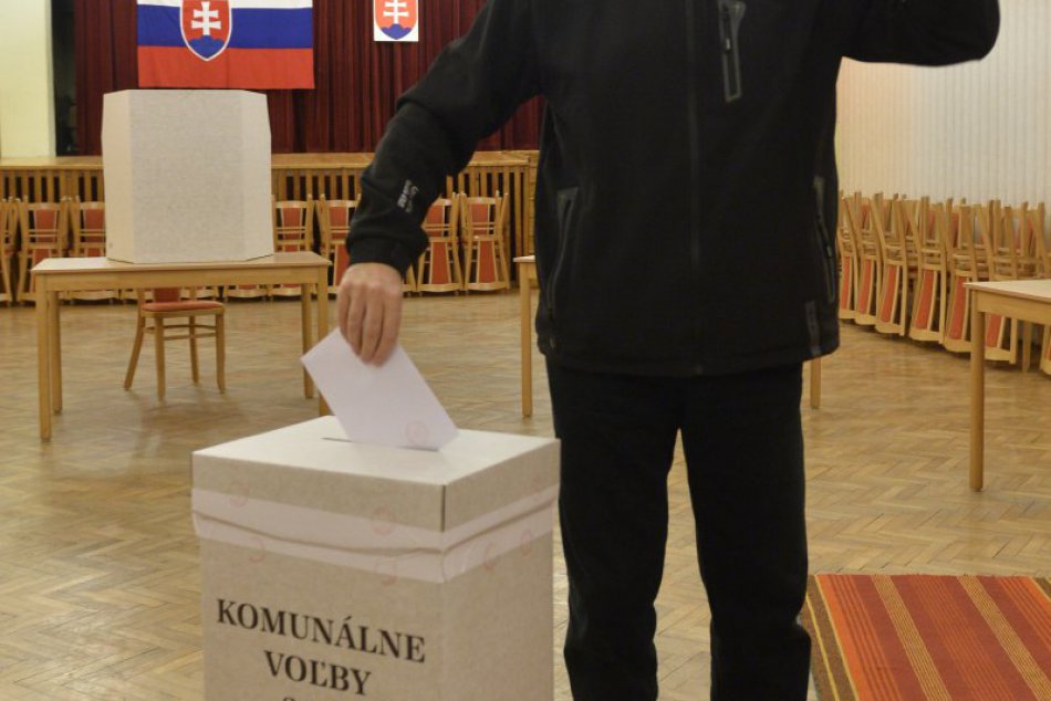Voľby v Lazanoch sa začali už o šiestej hodine