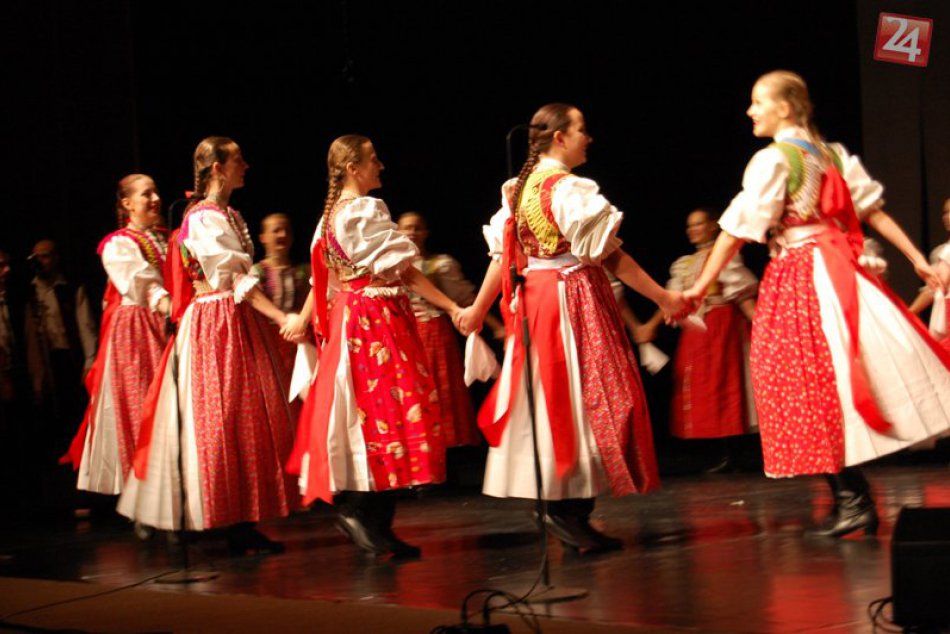 22. november 2014: Folklórny súbor Váh oslávil 35. výročie založenia