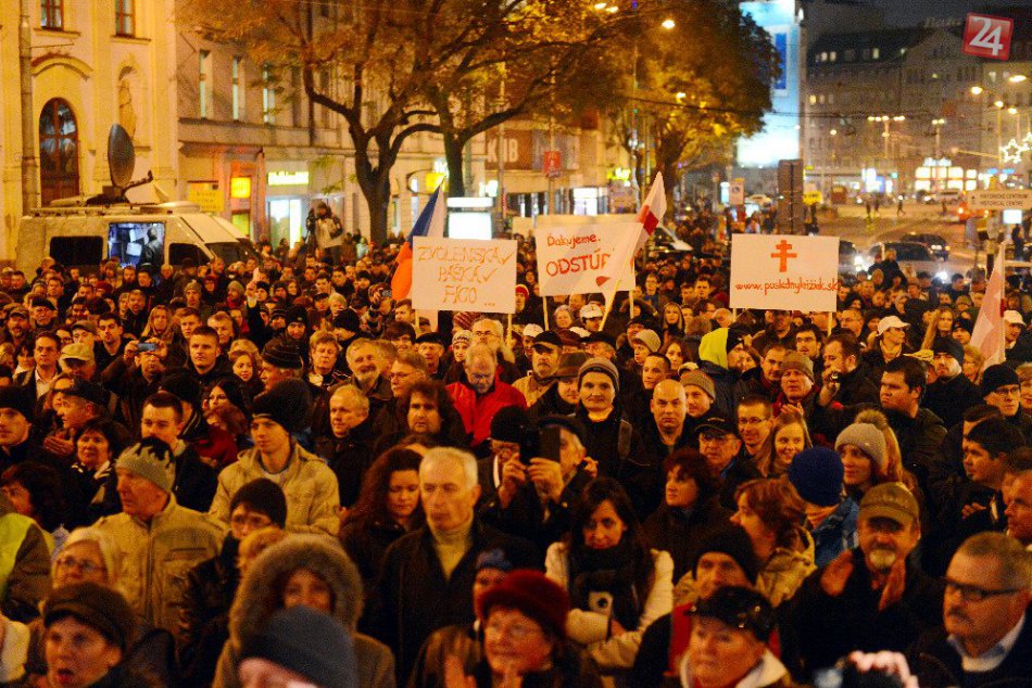 Protest proti korupcii na Námestí SNP v Bratislave