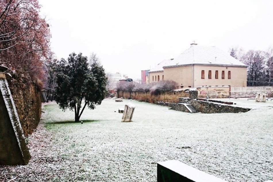 Perinbaba dorazila aj do Prešova: Zábery prvého snehu!