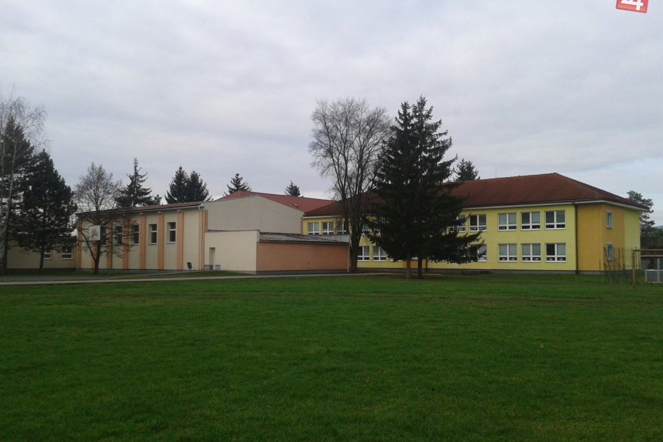 Známa základná škola v Sliači je dnes stabilizovaná