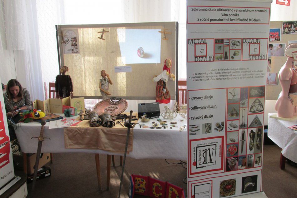 Burza  informácií isto pomohla viacerým mladým ľudom