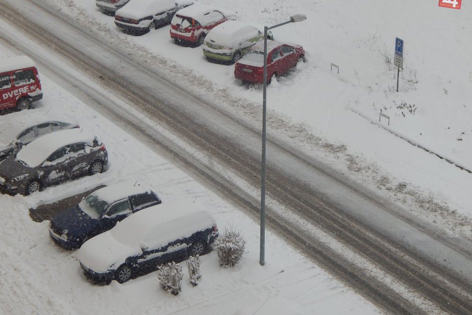 Žiarske ulice pod snehovou pokrývkou