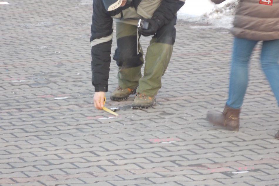 V Spišskej Novej Vsi sme nafotili netradičný úkaz: Ľudia hádzali mobilmi!