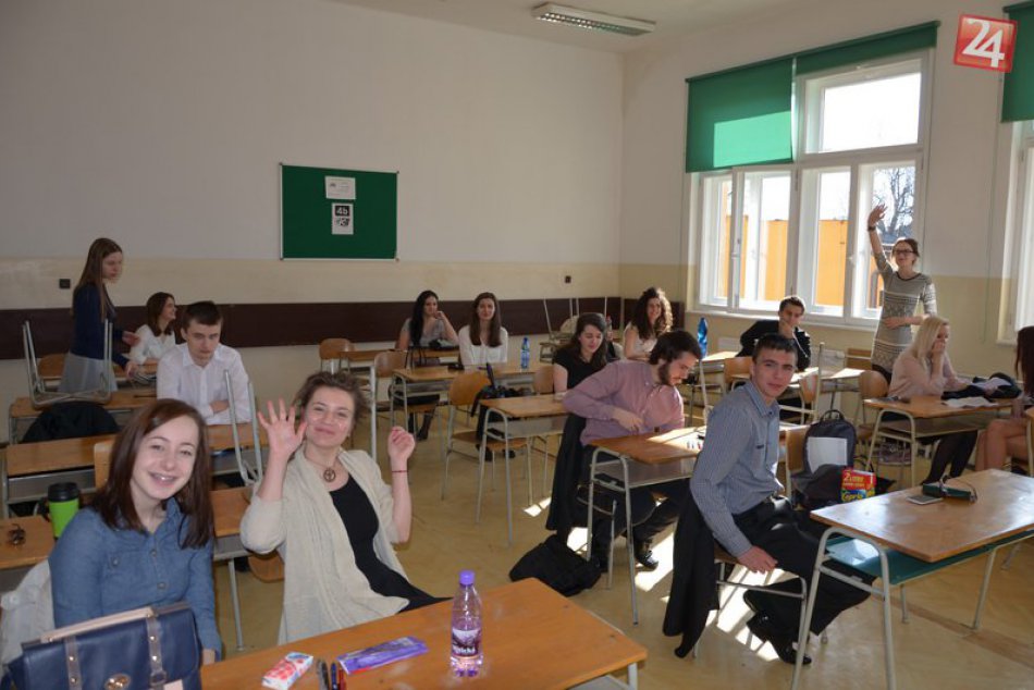 Študentom začali maturity: Na Konštantínke panuje dobrá nálada