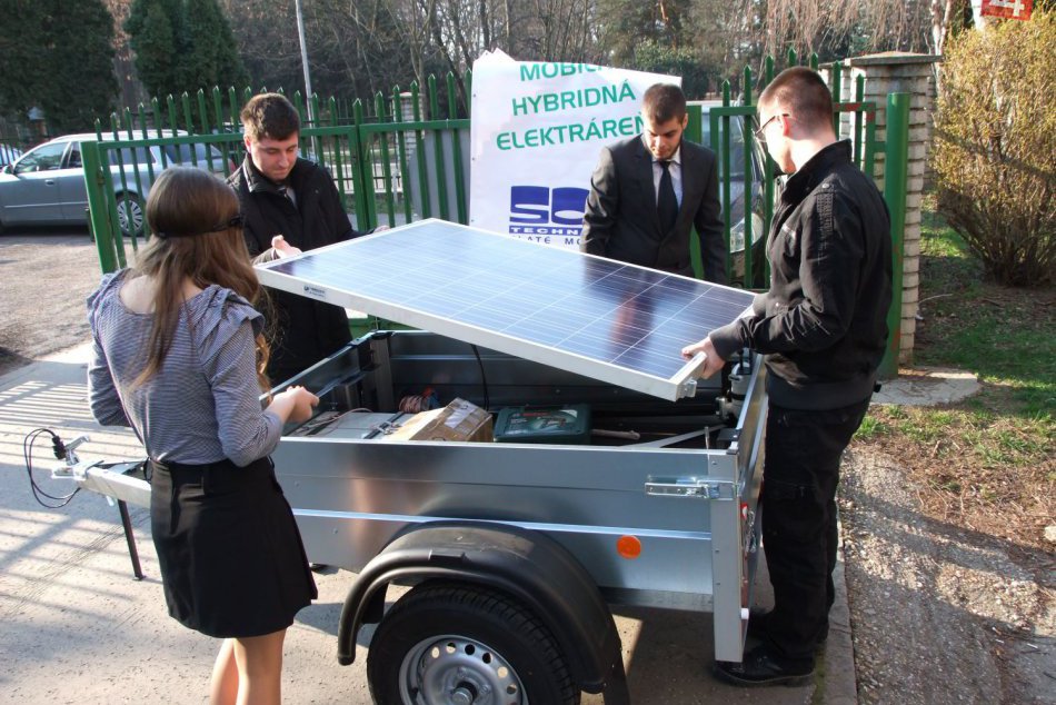 Projekty zlatomoraveckých žiakov dobili súťaž Enersol SK 2015