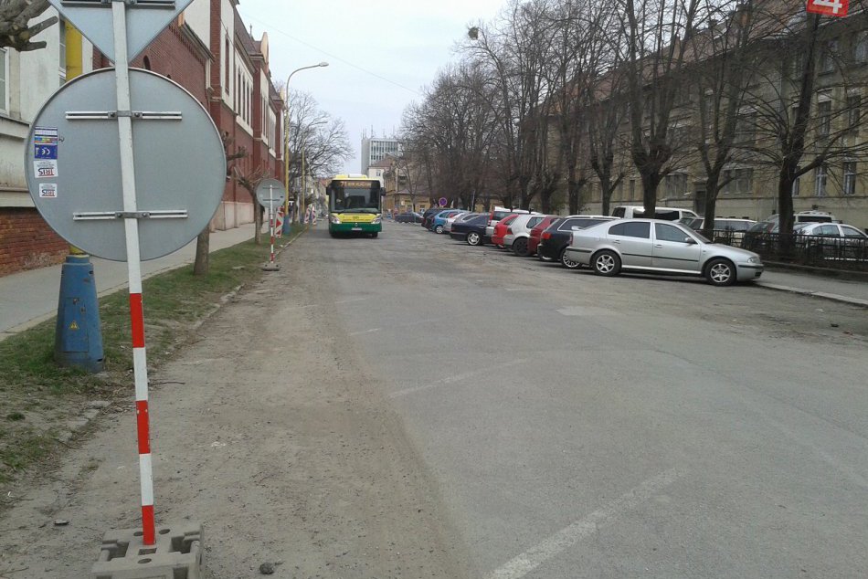 Galenova ulica v Košiciach je problematická nielen pre vodičov