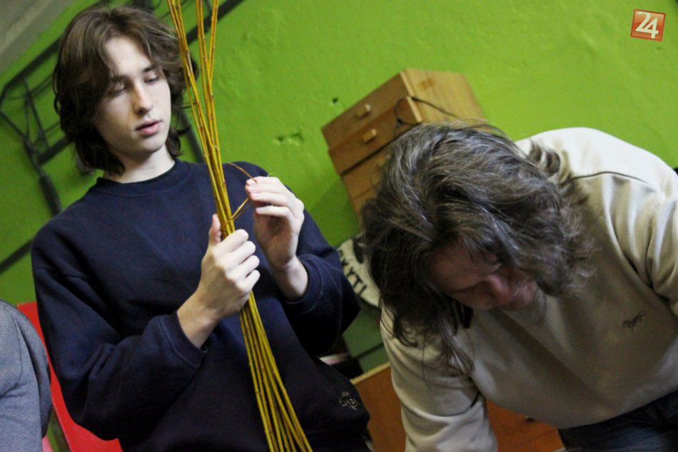 Pletenie veľkonočného korbáča