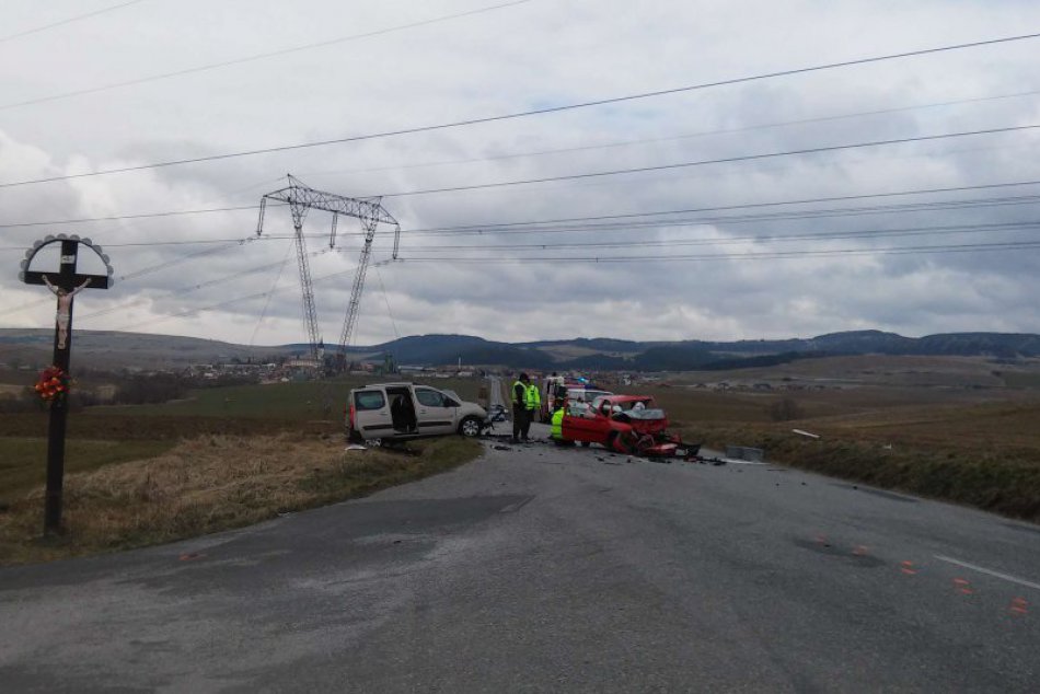 Dopravná nehoda medzi Spišskou a Spišským Štvrtkom si vyžiadala 8 zranených