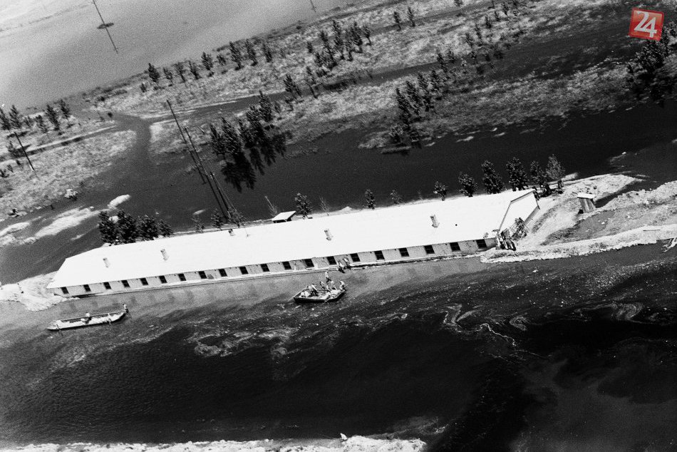 Archívne snímky zo záplav v roku 1965 v Kolárove