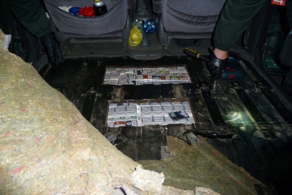 FOTO: Košickí colníci odhalili špecialne úkryty!