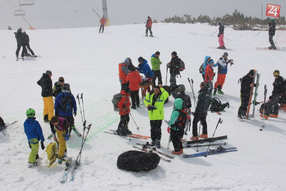 Tatranci ukončili sezónu pochovaním lyže na Solisku