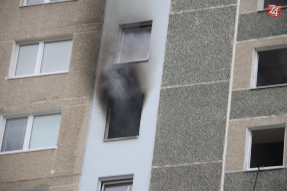 Na sídlisku nový Juh horelo v jednom z bytových domov