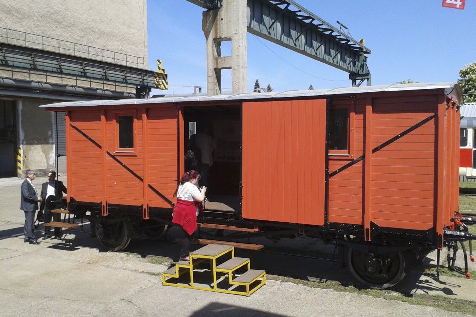 Vo Zvolene zrekonštruovali staručký vagón z historického legiovlaku