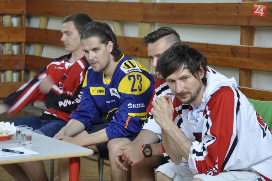 Trnavskí hokejisti sa zapotili so žiakmi bilingválnej základnej školy