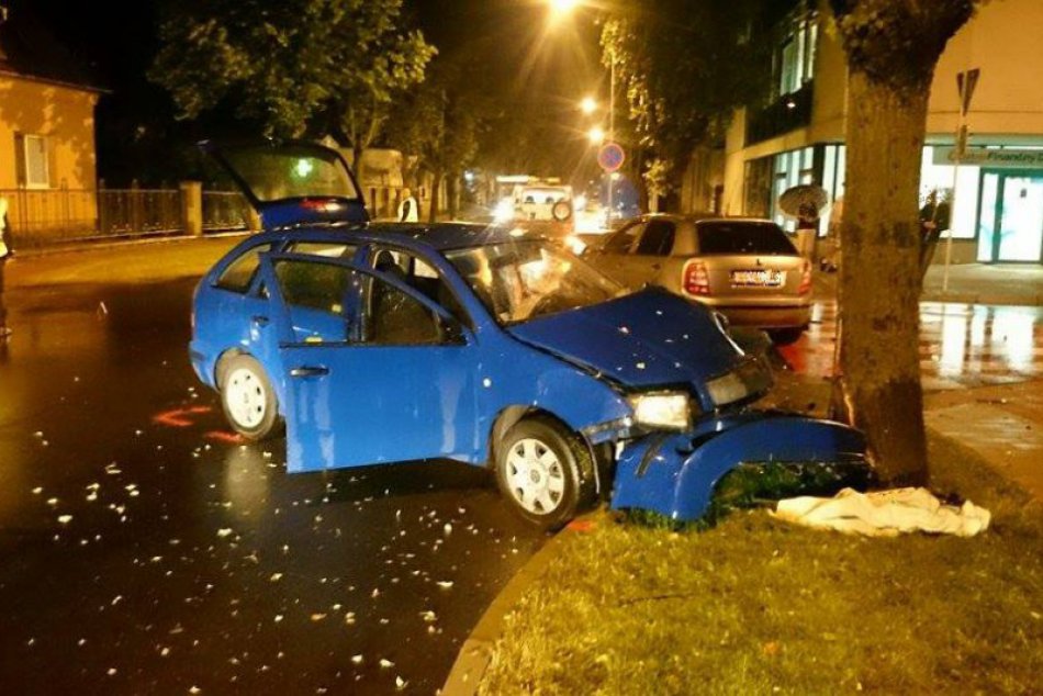 Rušný deň na popradských cestách: K nehode došlo aj pod oknami polície