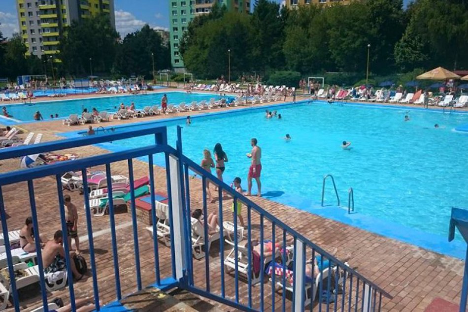 Kúpalisko na Sídlisku III otvorilo brány: Sledujte zábery z miesta