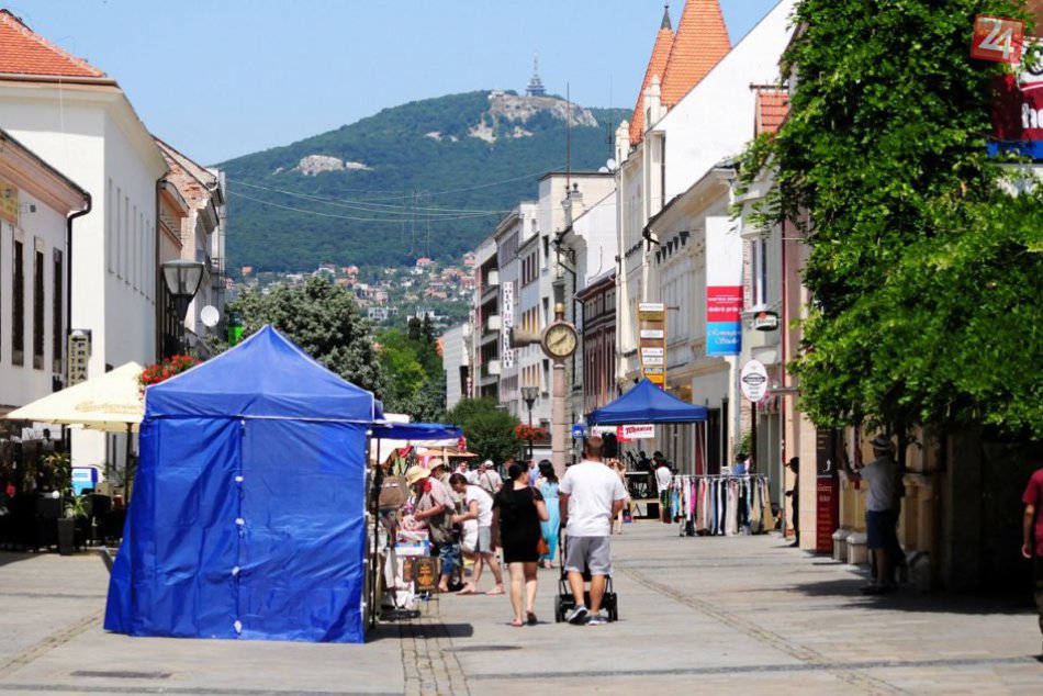 Pešia zóna opäť plná návštevníkov : Ľudí prilákalo Nitrianske Korzo