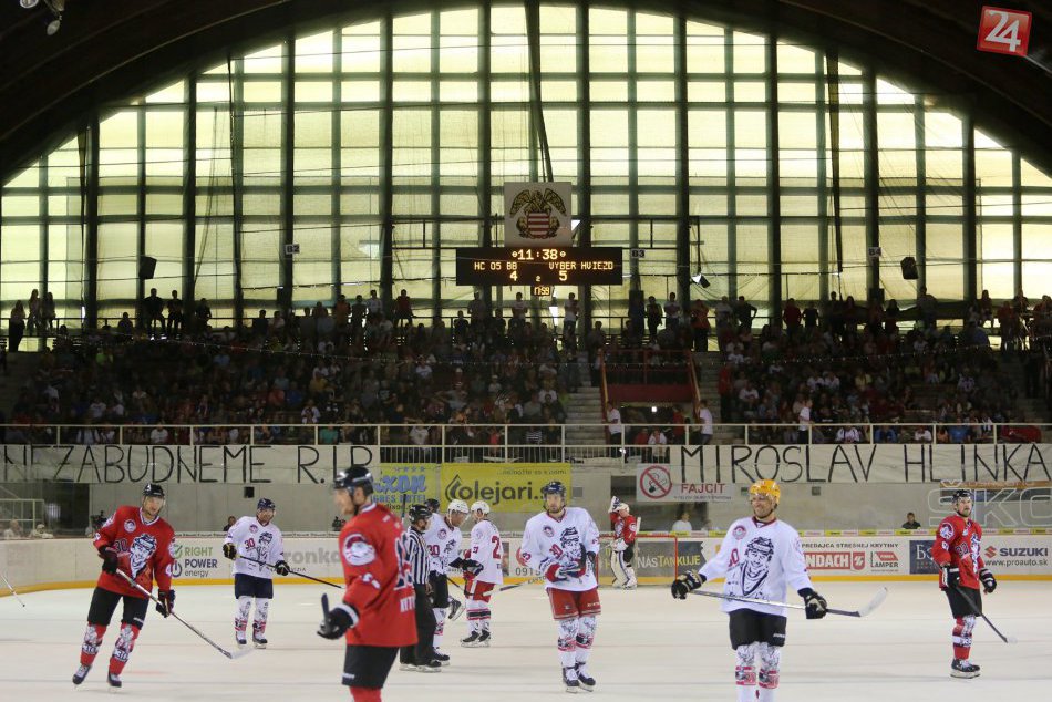 FOTO: Hokejová exhibícia na počesť Miroslava Hlinku