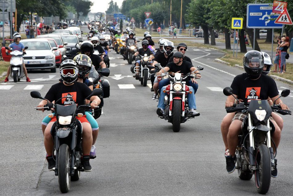 FOTO: Medzinárodný motozraz Sveta motocyklov 2015