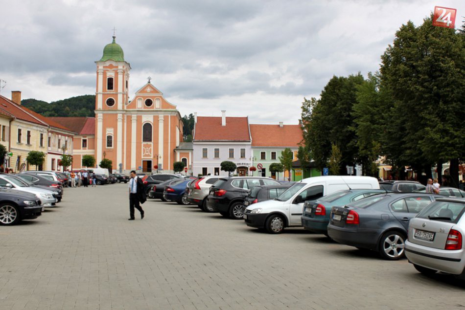 Premiér Robert Fico v Rožňave obrazom