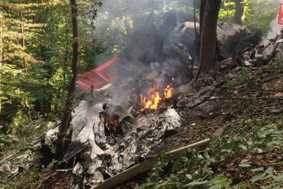 Zrážka dvoch lietadiel zmobilizovala hasičov