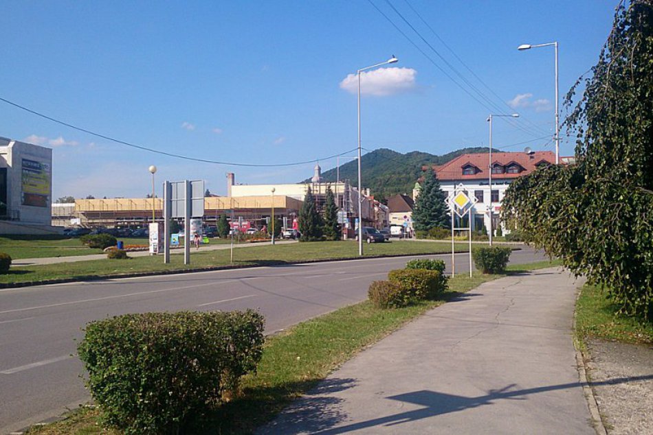 Novozrekonštruované obchodné centrum v Rožňave: Občanom má zaručiť vyšší štandar