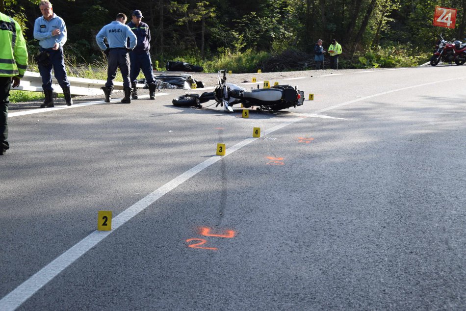 Dopravná nehoda motorkárov si vyžiadala ľudský život
