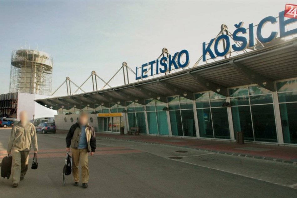 FOTO: Košickí colníci na letisku chytili pašeráka Azerbajdžanu!