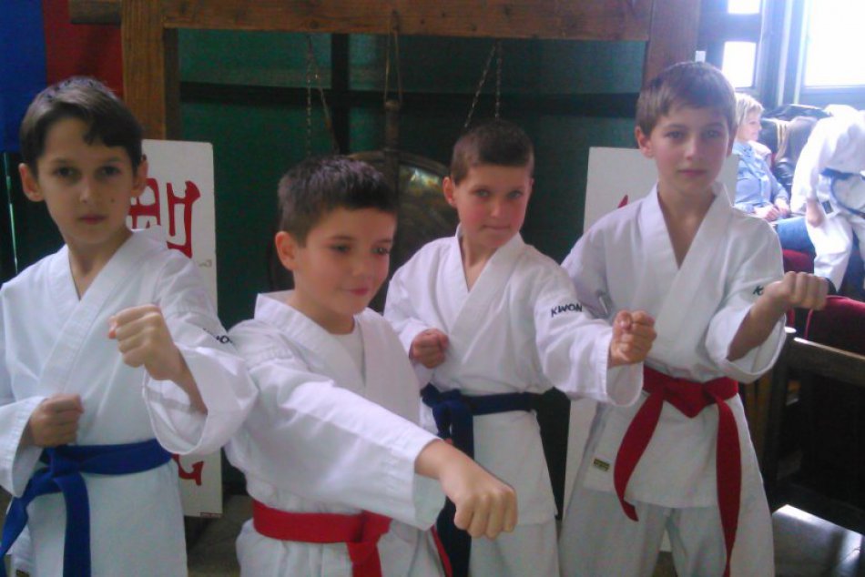 Karate klub Revúca na Pohári mládeže: Z turnaja doviezli dva cenné kovy!