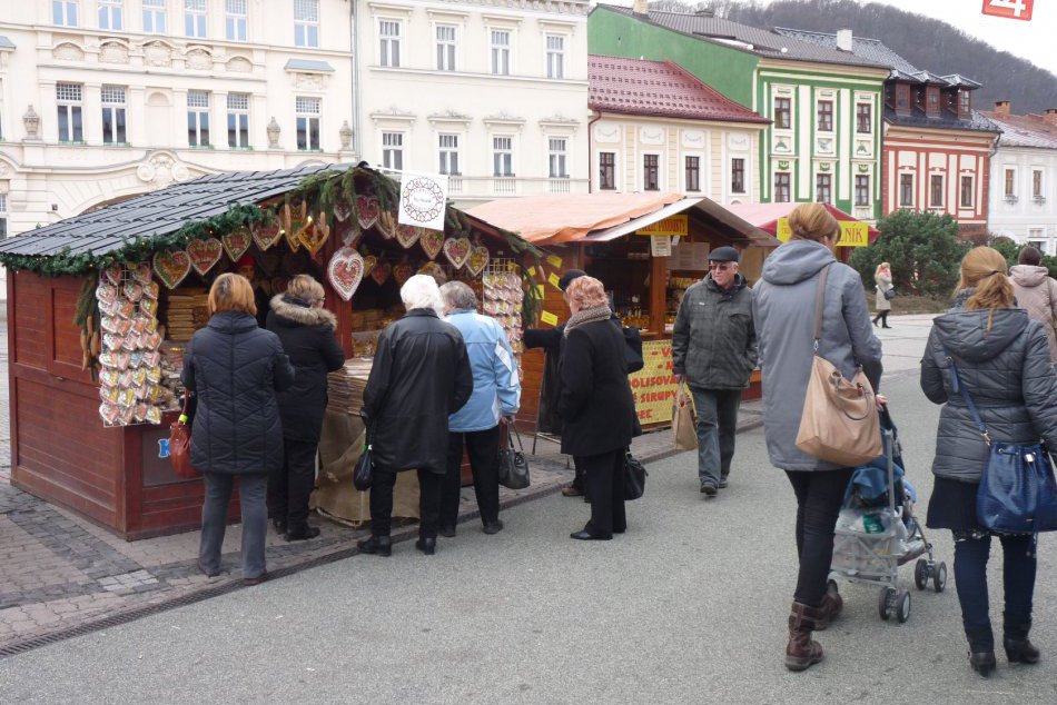Vianočné trhy v Bystrici: V ponuke, med, punč aj remeselné výrobky