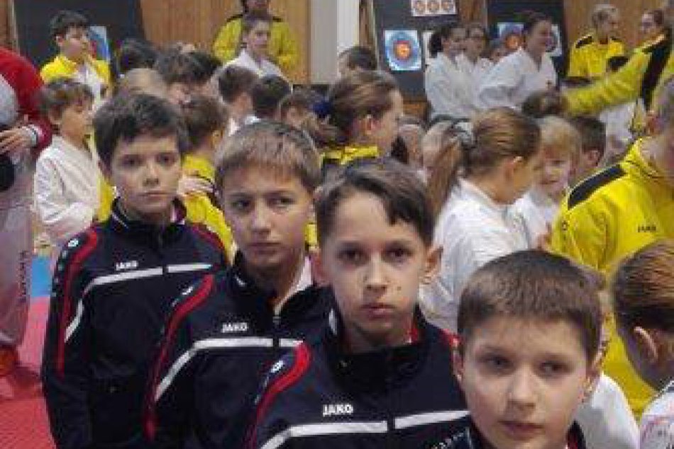 Každý odišiel s medailou: Ďalší úspech revúckych karatistov!