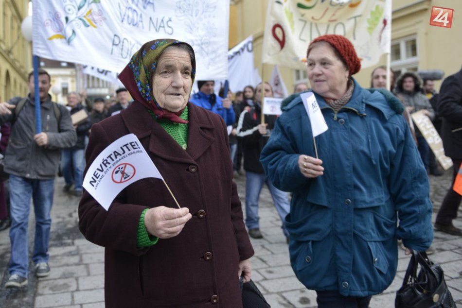 Obyvatelia dotknutých obcí a environmentálni aktivisti protestovali v Prešove