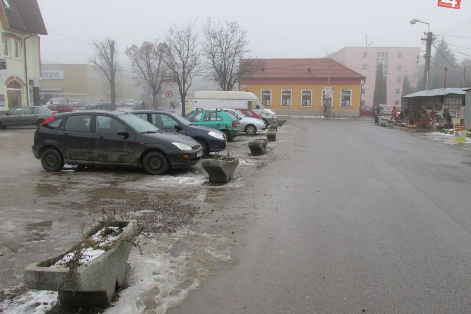 Ulica Sama Chalupku prišla o vysadené javory