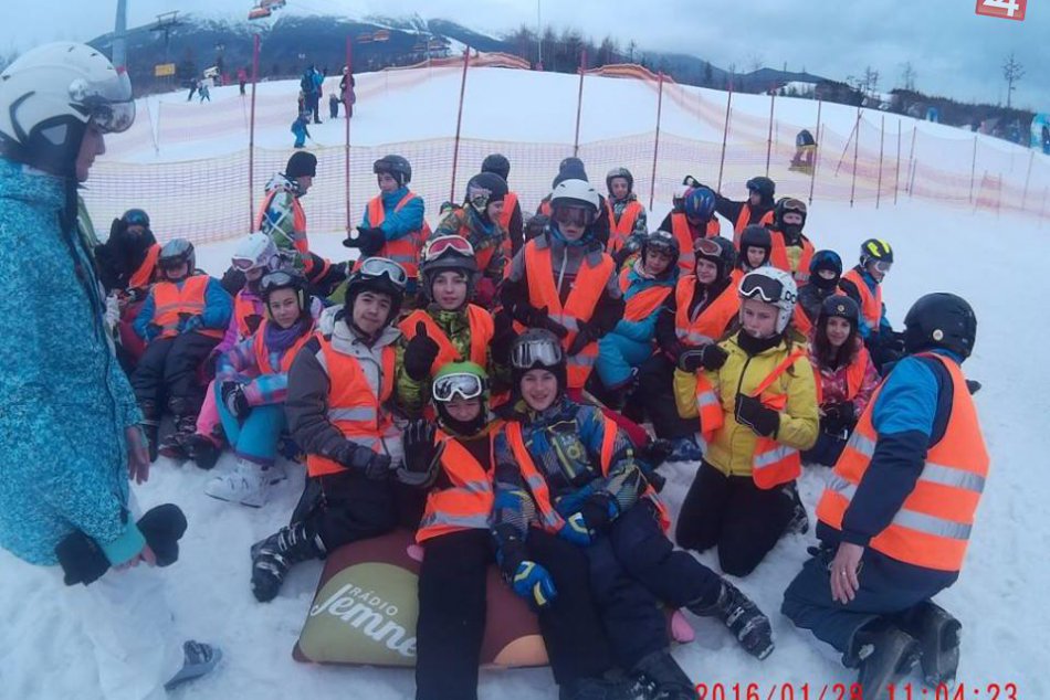 Lyžovačka školákov na tatranskej perinke :)