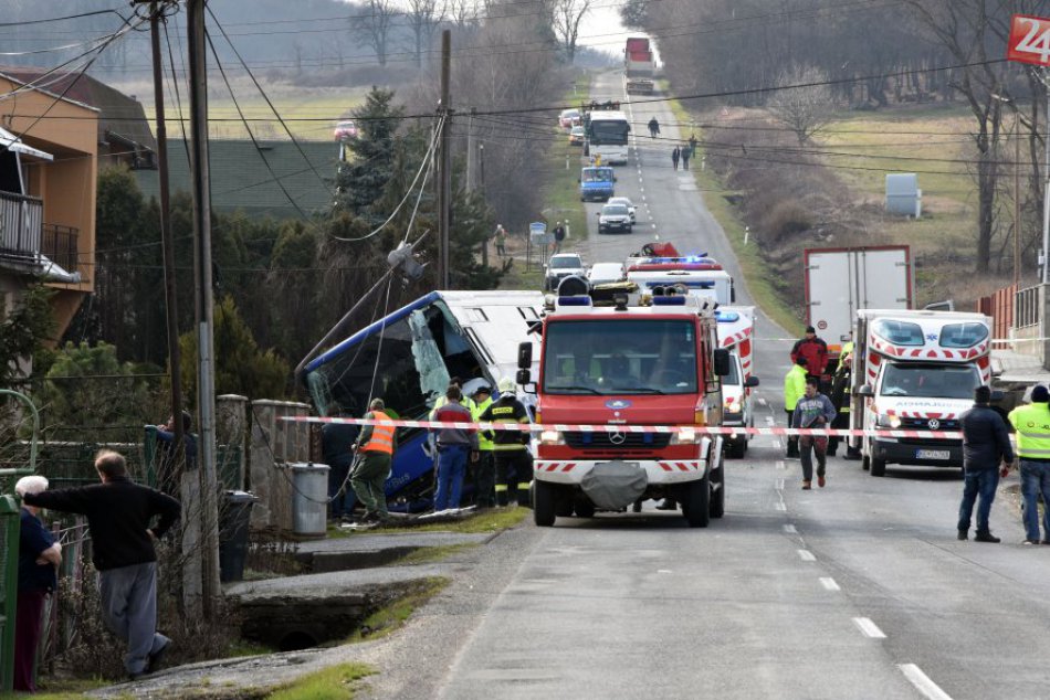 Desivé zábery z nehody autobusu pri Košiciach: FOTO z miesta