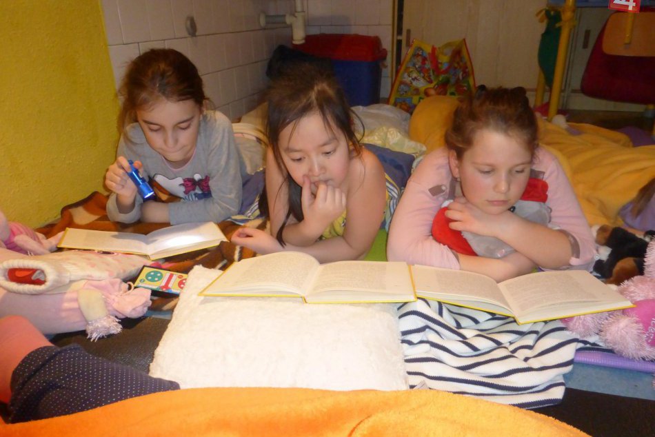 Pyžamové čítanie na Hradnej škole