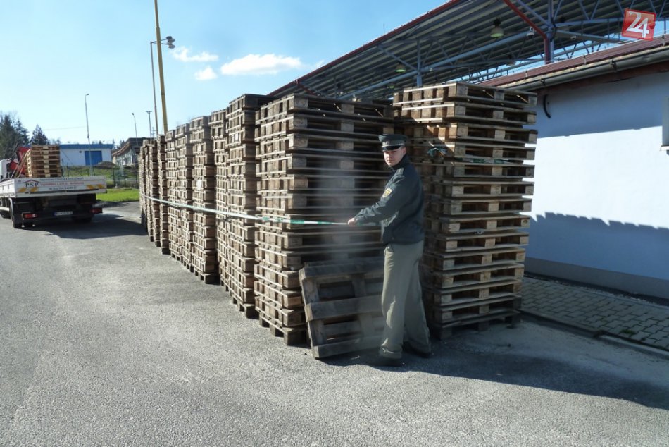 Odovzdali palety na humanitárne účely