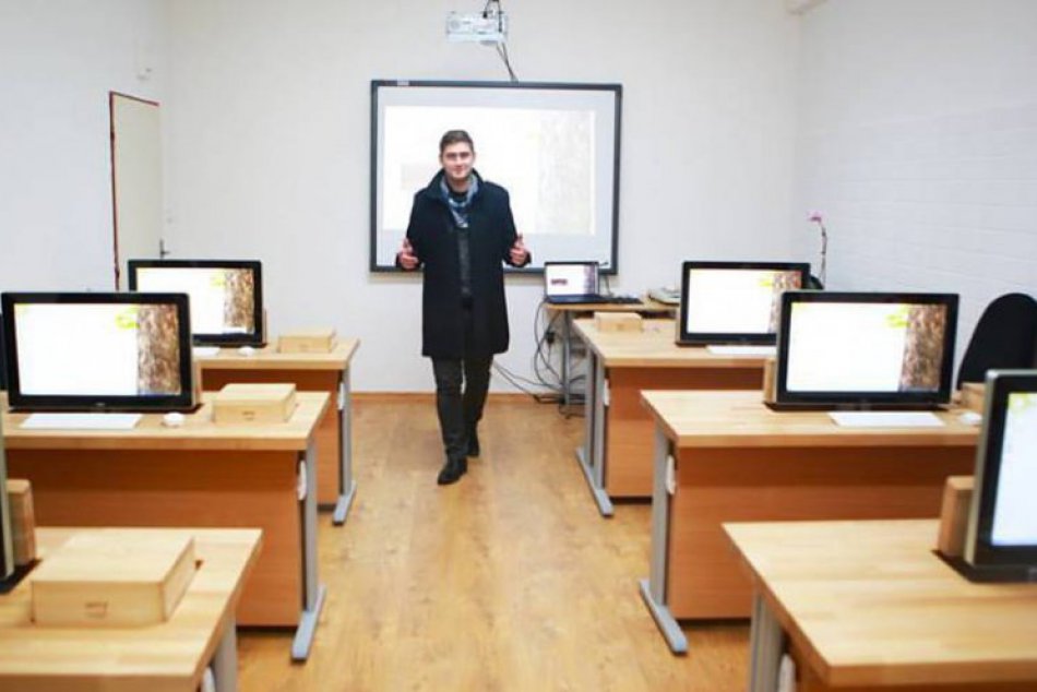 FOTO: Unikátne drevené počítače z dielne Martina Pechovského