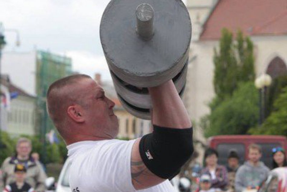 V Prešove sa zišli siláci: Súťažili v slovenskom pohári silných mužov