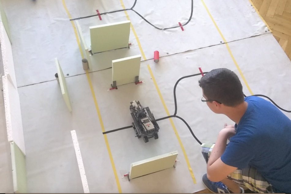 Gymnazisti GPH zvíťazili so svojím robotom