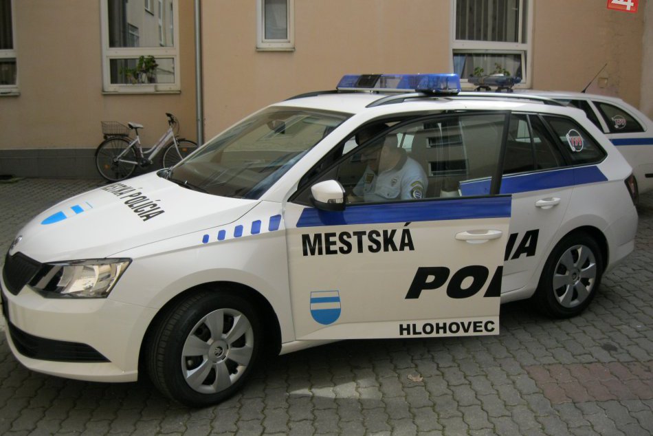 Nové auto strážcov poriadku v Hlohovci