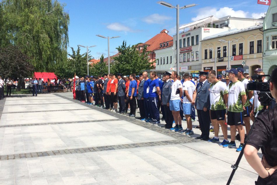 Zvolenské námestie naplnili stovky hasičov z celého Slovenska