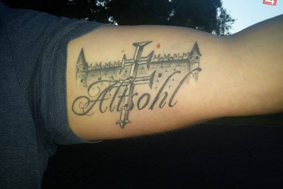 Ďalší lokálpatriot s tetovaním Zvolenského zámku