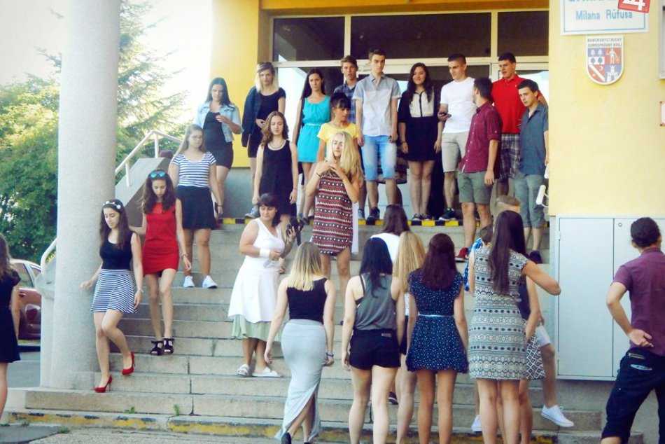 FOTO: Posledný školský deň na žiarskom gymnáziu