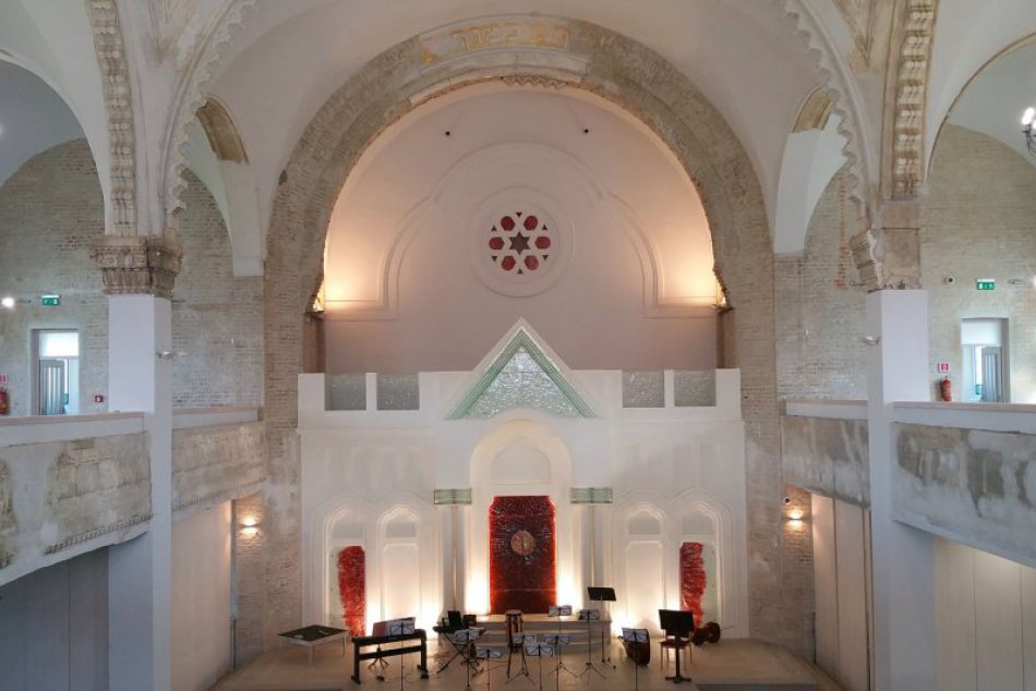 Lučenecká synagóga - pýcha Lučenca v OBRAZOCH